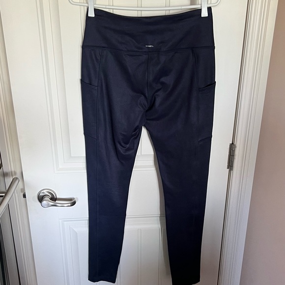 NWOT - MONDETTA blue pattern leggings in Small. - Picture 6 of 6